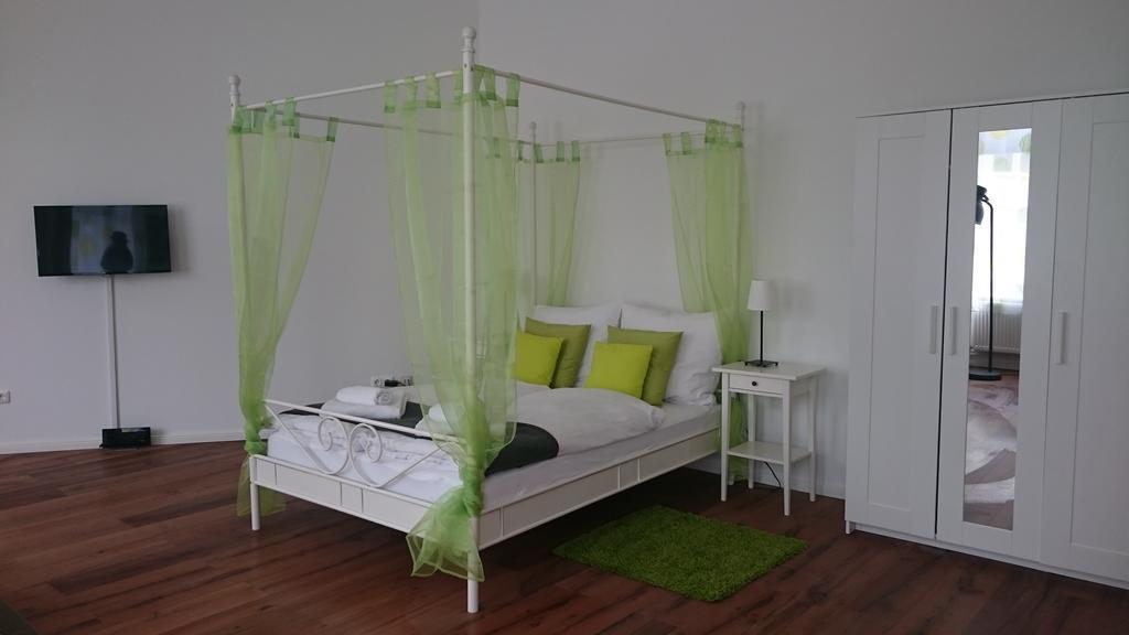 Studio Apartment Niemetzstr 51 Berlino Esterno foto