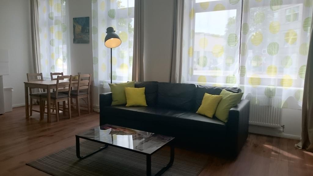 Studio Apartment Niemetzstr 51 Berlino Esterno foto
