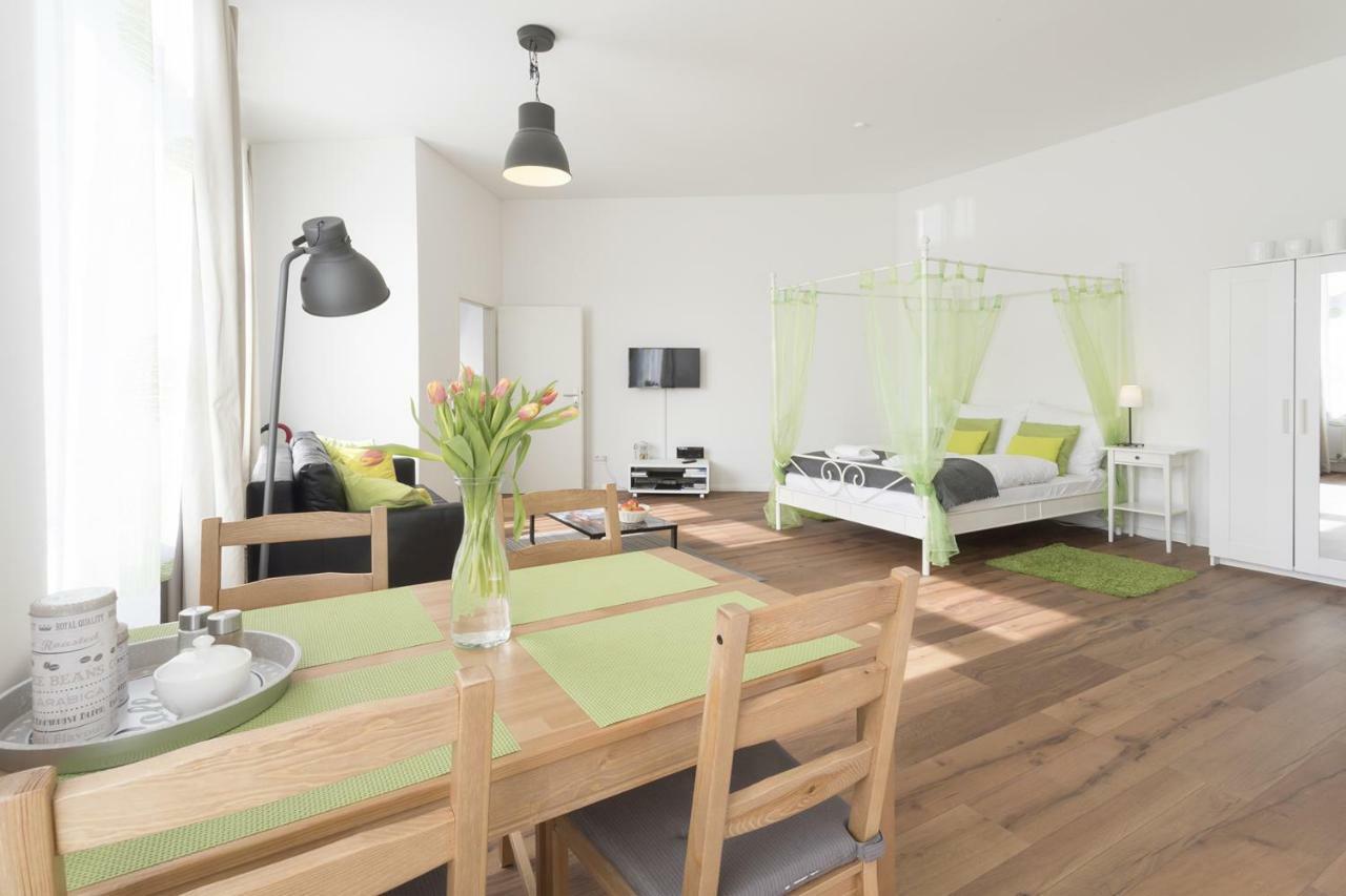Studio Apartment Niemetzstr 51 Berlino Esterno foto